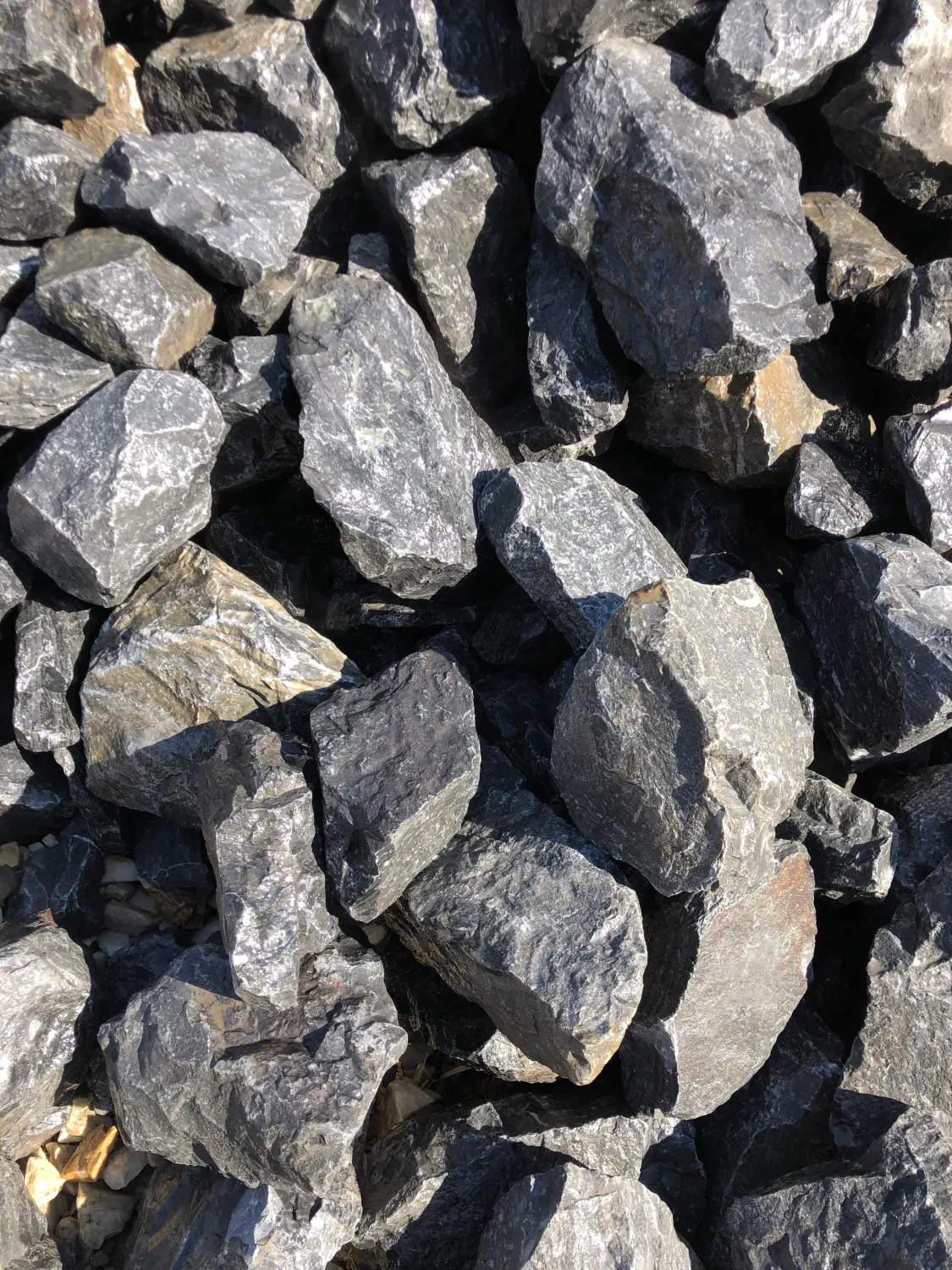 BULK Black Mini Dumprock Ballast 75mm 50 bags  R35 per bag
