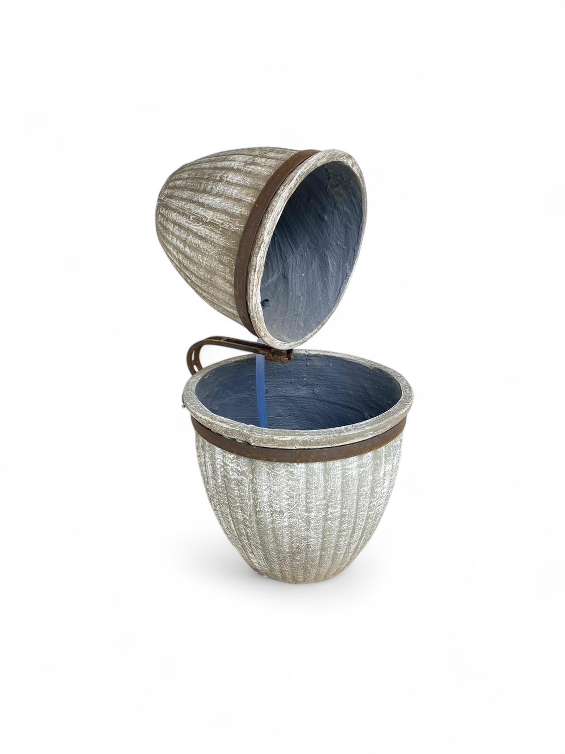 Round Stripe Pot Fountain Whitewash Finish H:860mm W:470mm 25kg (Excluding pump)