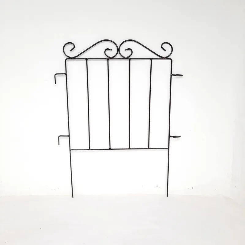 Fence Curl Top 50x53cm