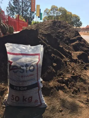 BULK Lawndressing Bag More Or Less 90dm³/90Liters