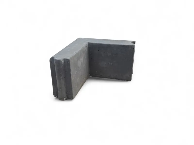 Interlocking Garden Edging Black " Main Corner" - L250mm - H150mm - W80mm 11kg