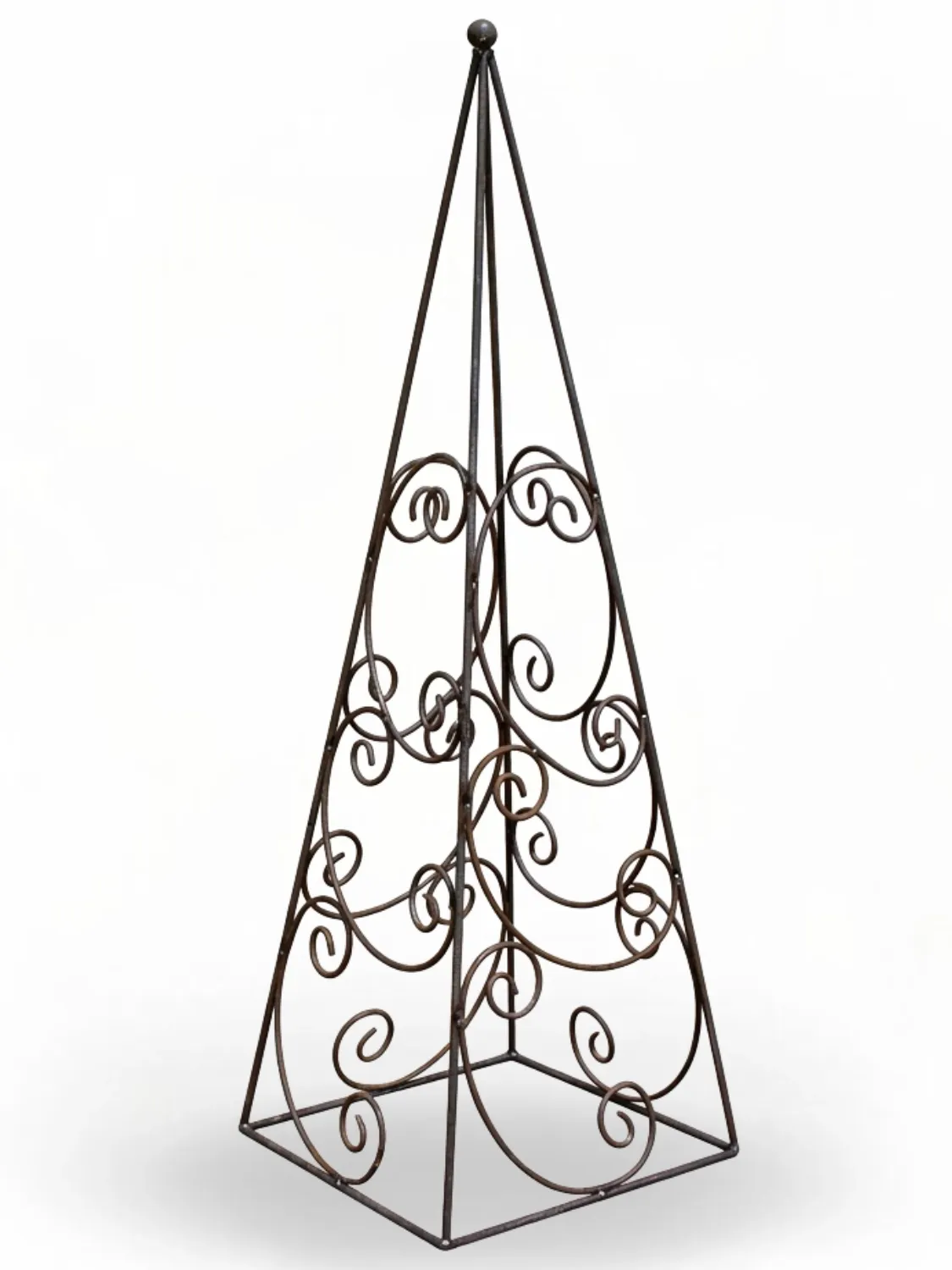Curly Obelisk Large Base:600mmx600mm Height: 2000mm