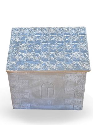 Classic Concrete Dog House Large Whitewash Finish Length:810mm Width:720mm Height:860mm