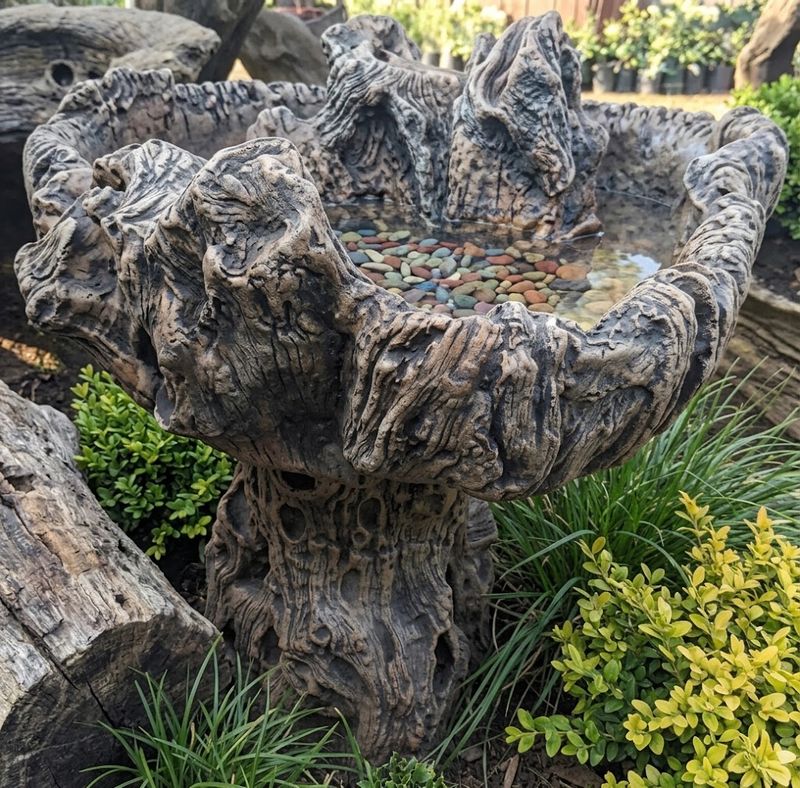 Woodnest Birdbath Top &amp; Stand 0.63Width 0.54Depth 0.73Height (CM) – 52KG​