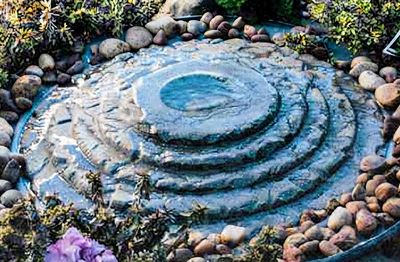 Fibreglass Bubble Rock &amp; Pond Length:910mm Width:910mm Height:280mm