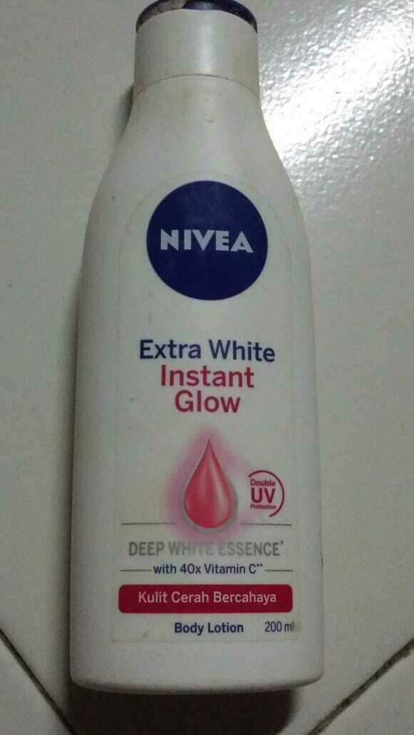 Nivea Extra White Instant Glow