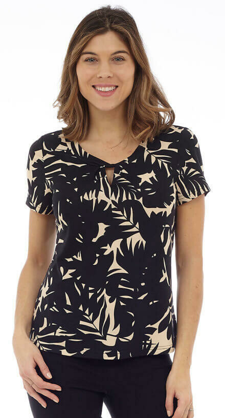 Cut-Out Neck Detail