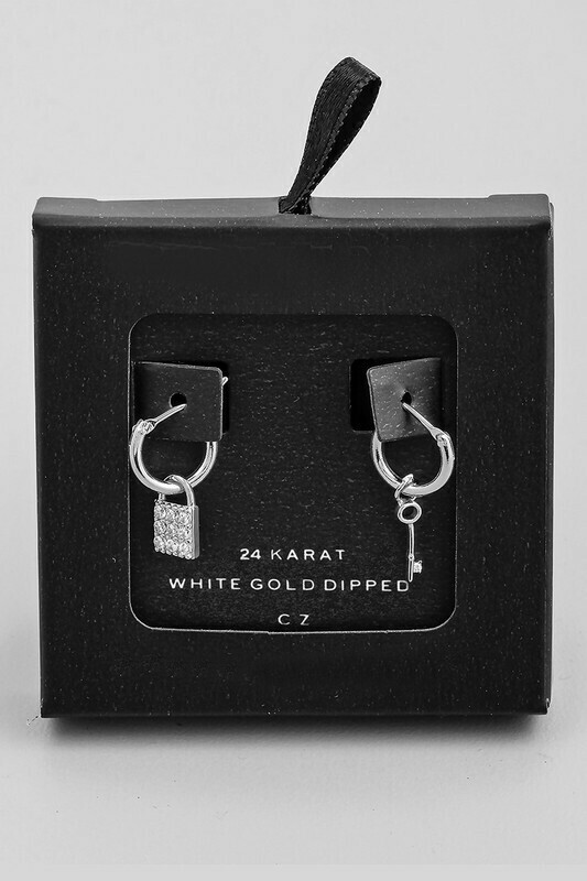 18468WG Key Lock Earring