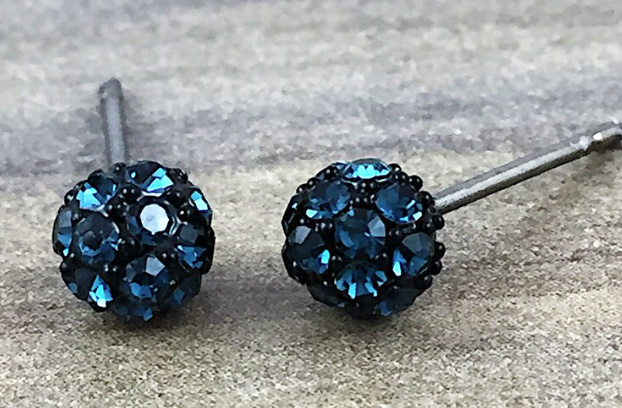 E236 GM MON Ball Stud Earring