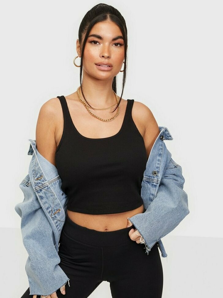 ONLNessa Short Top- Black