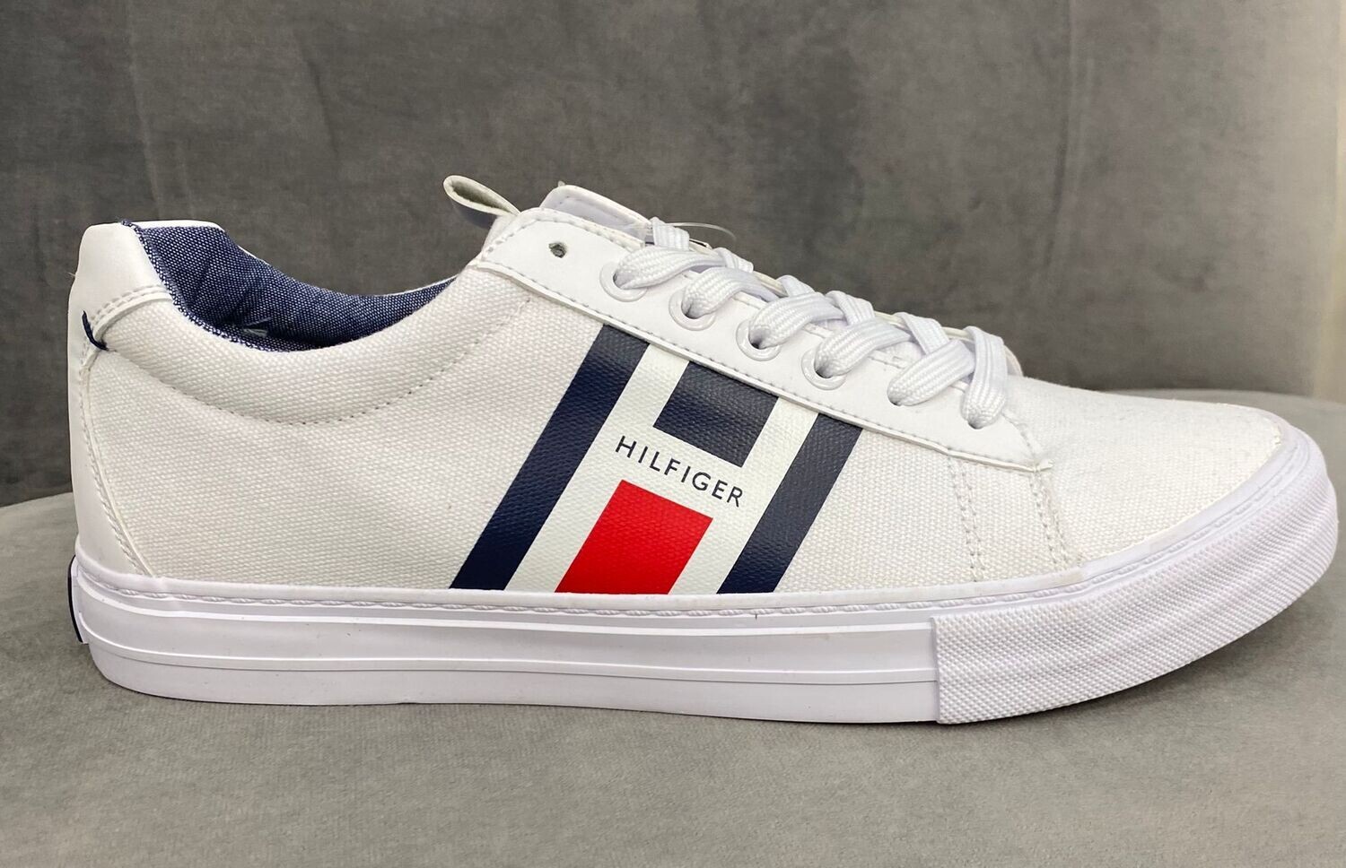 Ranker Sneaker- White