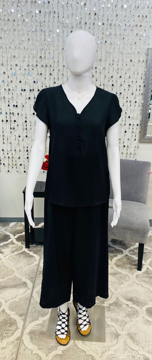 Flutter Cap Sleeve V-Neck Blouse-Black