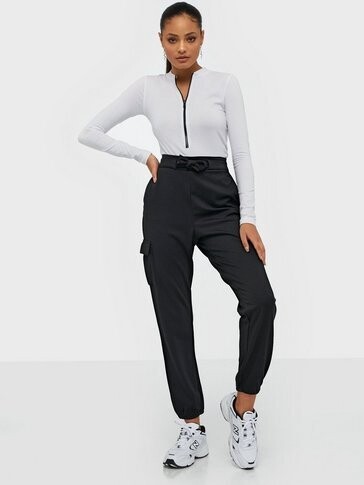 ONLY Cargo Belted Pants-Black