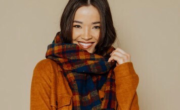 1551 Classic Plaid Scarf-Navy Blue