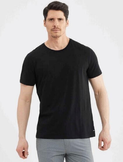 11001 Lois Crew Neck Tee-Black