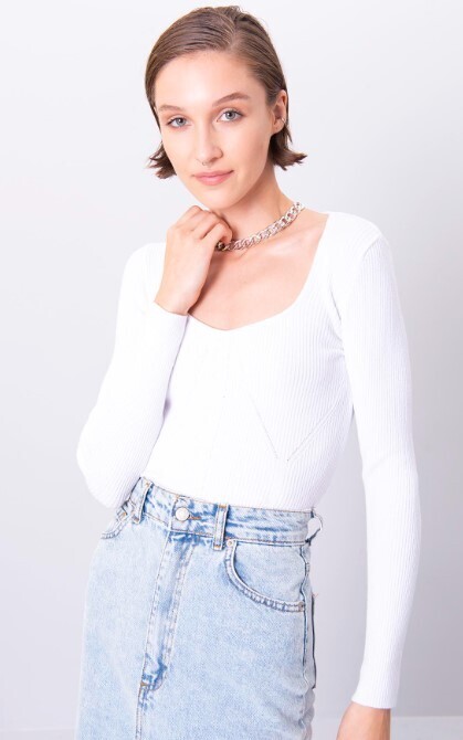 17019 Wide Neck Crop Top-White