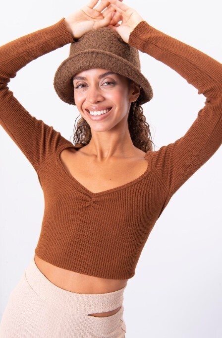 17018 Knitted LS Top-Brown