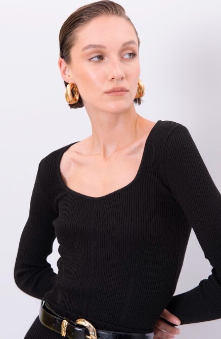 17019 Wide Neck Crop Top-Black
