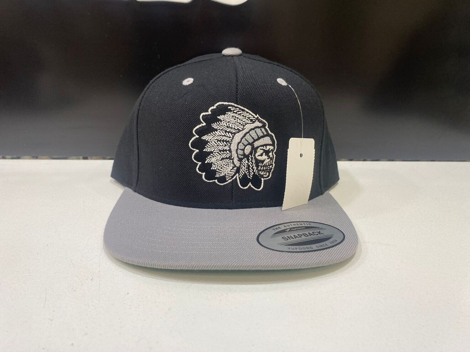 HG2360800 HG Woven Snapback-Black/Silver