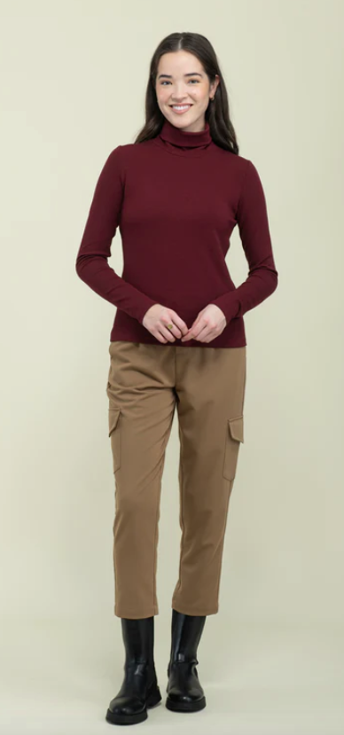 Tilly Turtleneck-Wine
