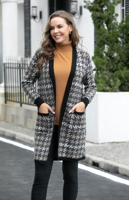 K-431 Heather&#39;s Reversible Cardigan-Black/Beige