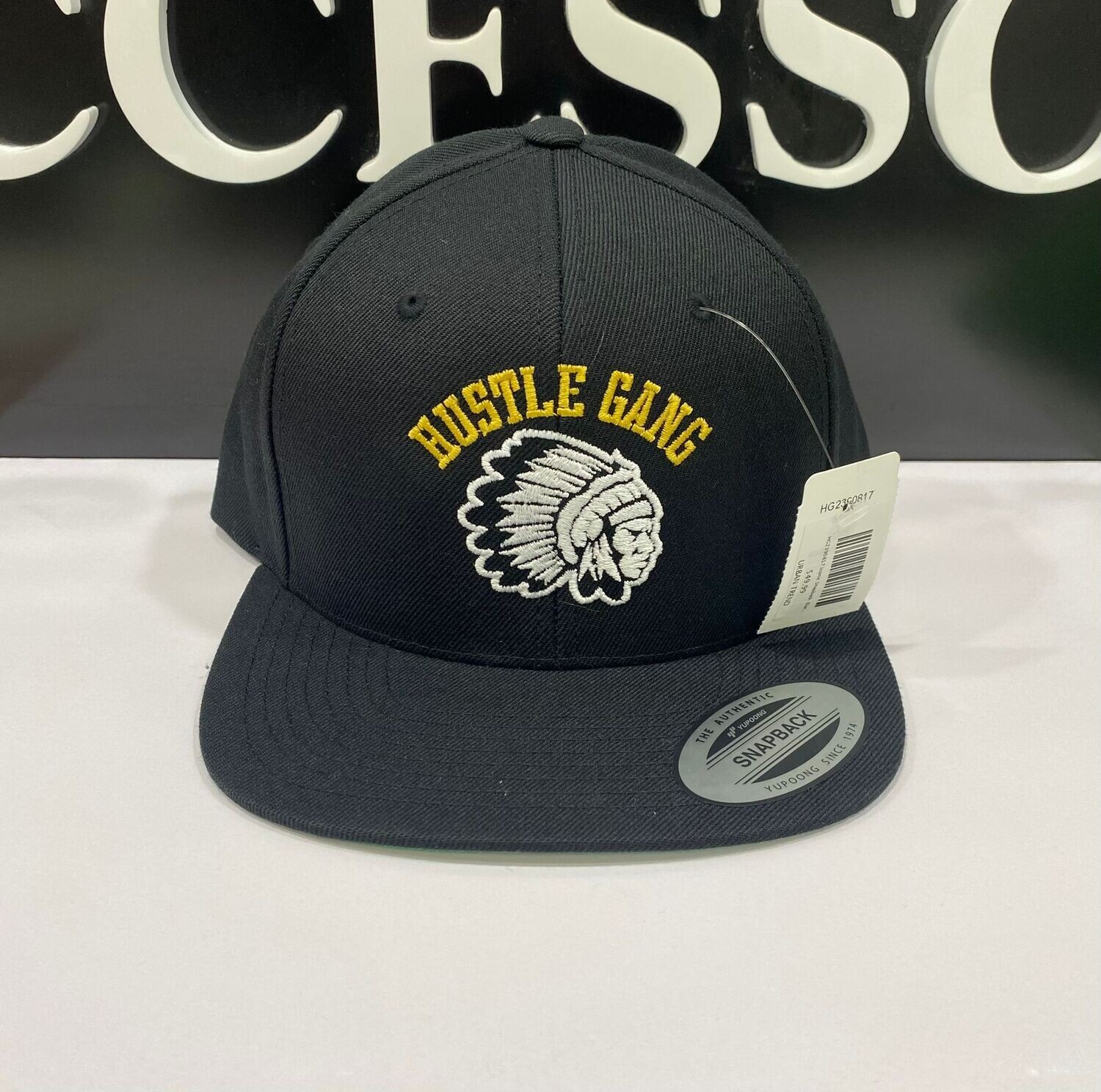 HG2390817 Iconic Snapback-Black