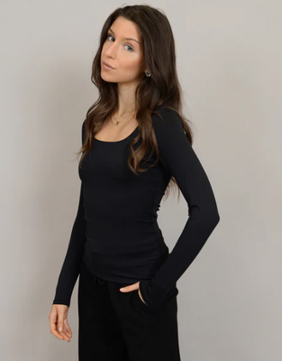 75T004S Mariana Uneck Top-Black