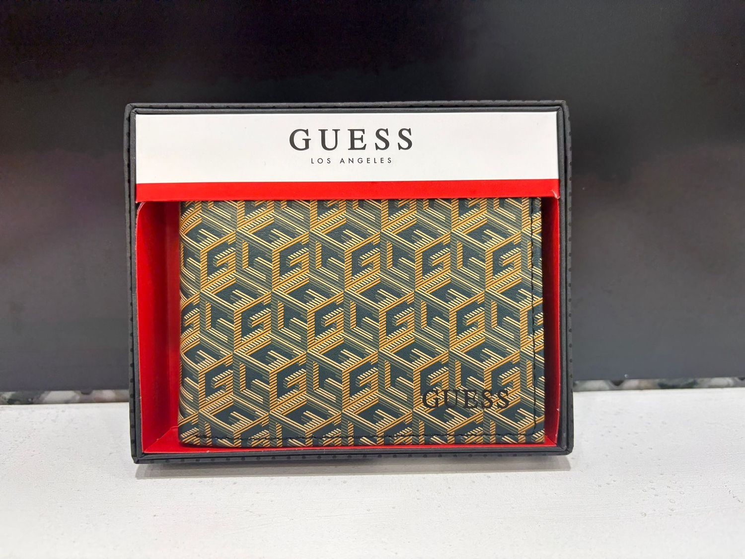 22C041 G Cube Passcase-Green Multi