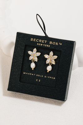 SB110104 Star and Pearl Stud Earrings-Gold
