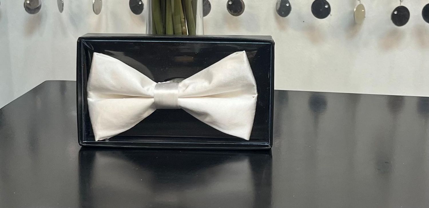 Men&#39;s Poly Silk Boxed Bow Ties-White