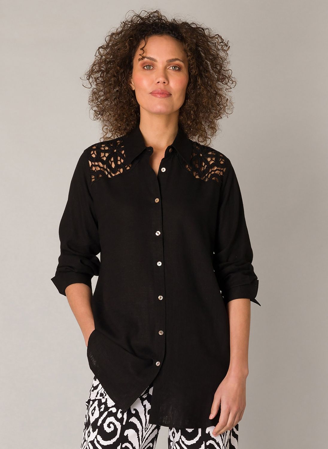 04240 Gaby Blouse-Black