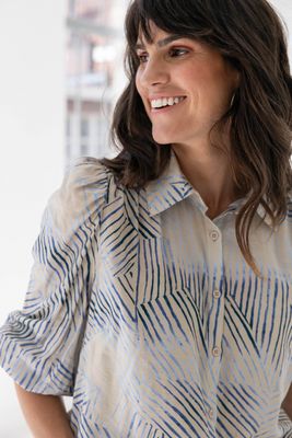 05085 Ragin Puff Blouse-Light Blue/Beige