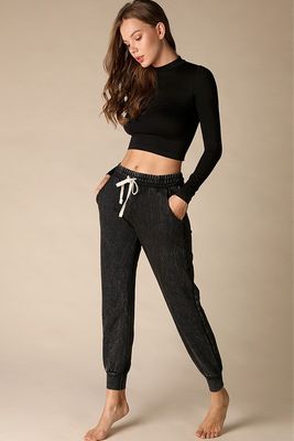 NS7606 Mock Neck Crop Top-Black