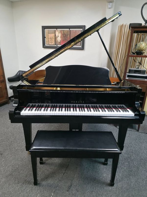 YAMAHA Baby Grand (5'3") Piano w/ Disklavier Player. Must See!! YAMAHA Baby Grand (5'3") Piano w/ Disklavier Player. Must See!!