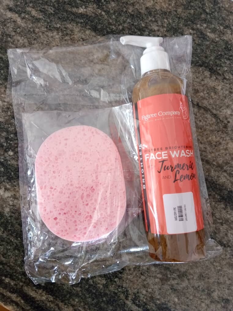 FIGTREE BRIGHTENING FACE WASH WITH TURMERIC &amp; LEMON (250G)
