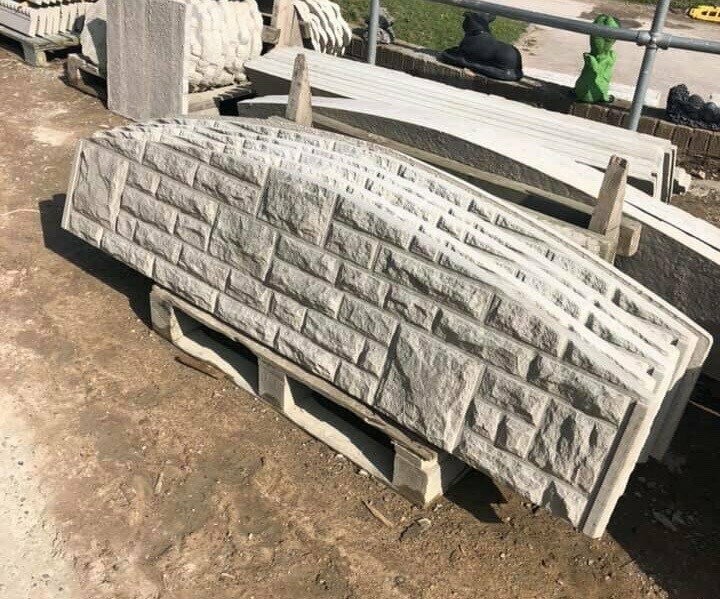 Reinforced Arched Rockface Concrete Fence Topper