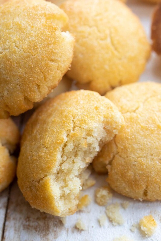 Keto cookie cu cocos low-carb