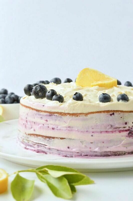 Tort keto artizanal cu afine si crema de lamaie