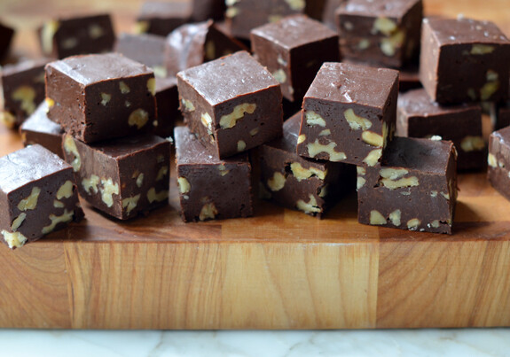 Fudge de ciocolata cu alune de padure