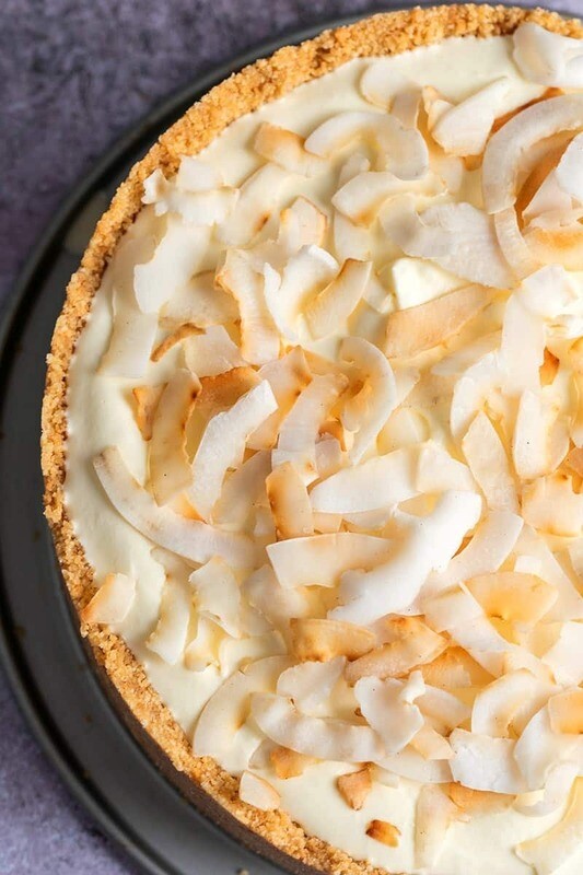 Tarta cu crema de cocos raw-vegana