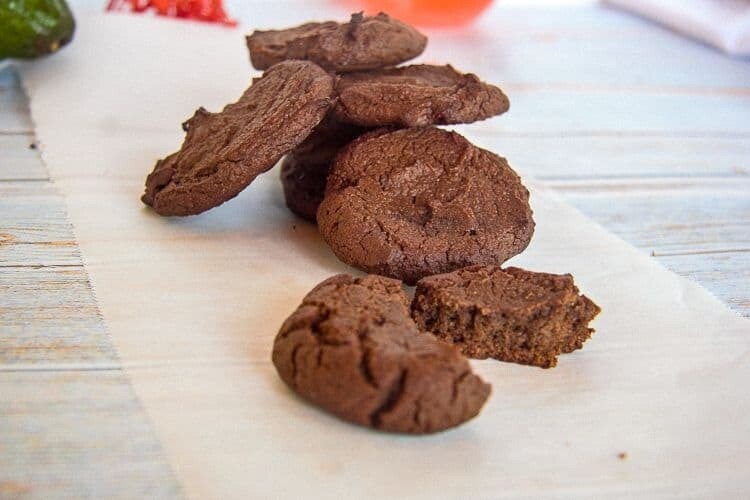 Cookie de ciocolata cu avocado keto