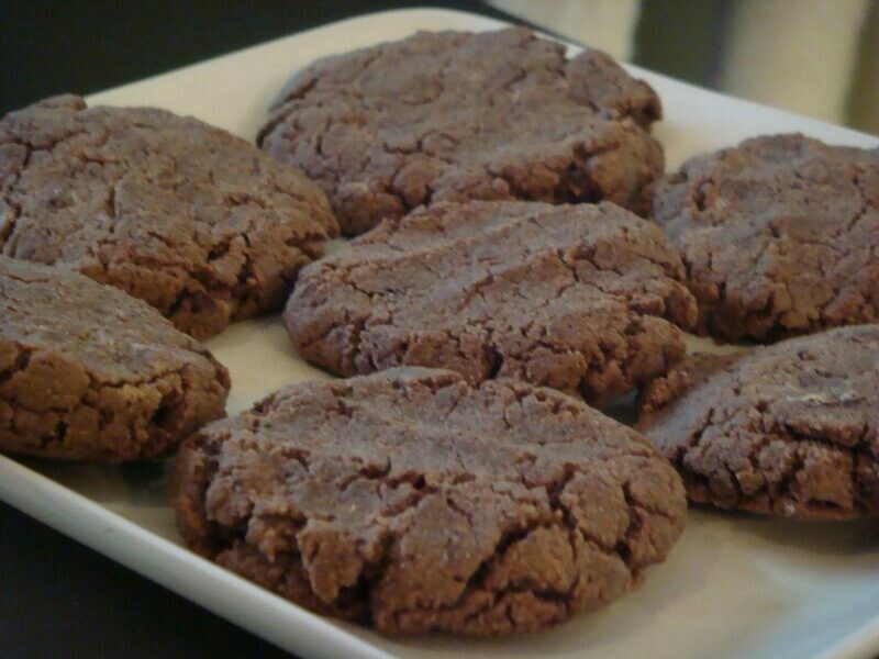 Cookie cu unt de migdale, ciocolata si faina de cocos