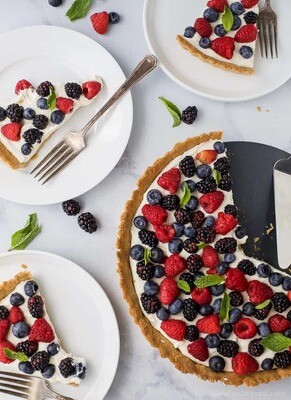 Tarta cu multe fructe de padure
