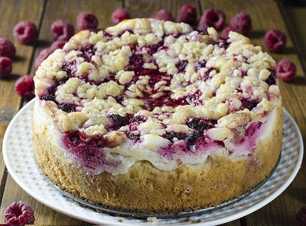 Crumb cake cheesecake cu zmeura