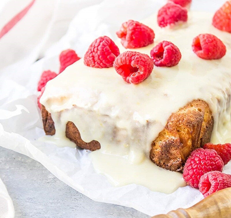 Chec cu zmeura si lamaie low-carb