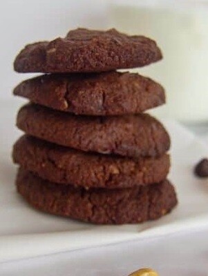 Cookie cu ciocolata si alune low-carb