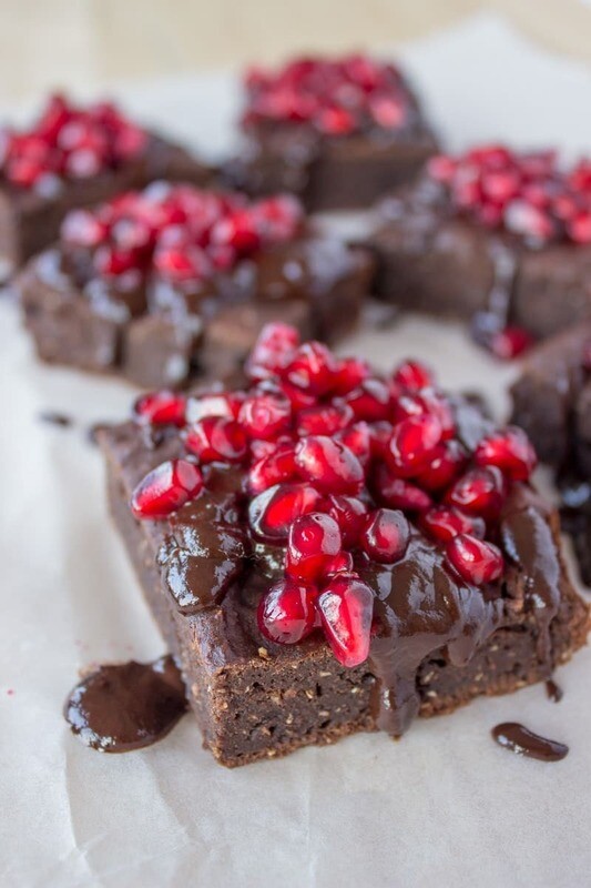 Fudgy brownie cu rodie fara zahar