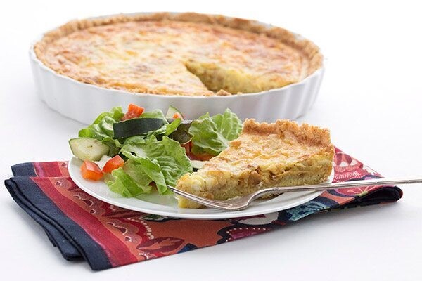 Quiche keto cu ceapa caramelizata