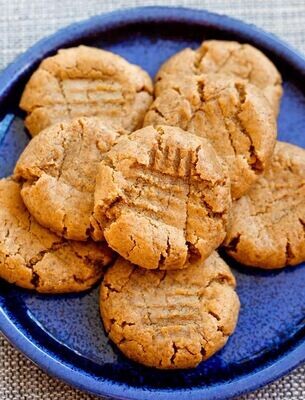 Biscuiti vegani cu unt de arahide