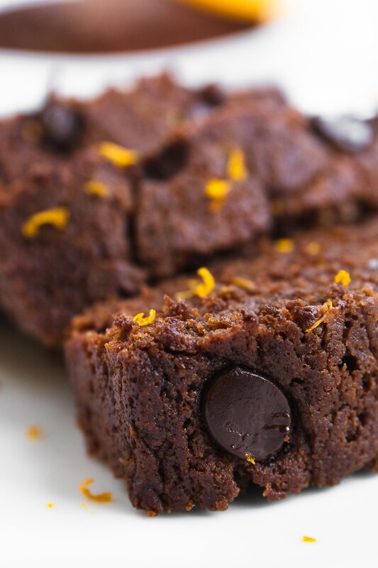 Chec vegan cu ciocolata si portocale